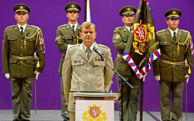 armadni-general-josef-becvar-pri-svem-projevu.jpg
