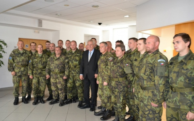 prislusnici-aktivni-zalohy-kvv-ostrava-spolecne-s-prezidentem-ceske-republiky-milosem-zemanem.jpg